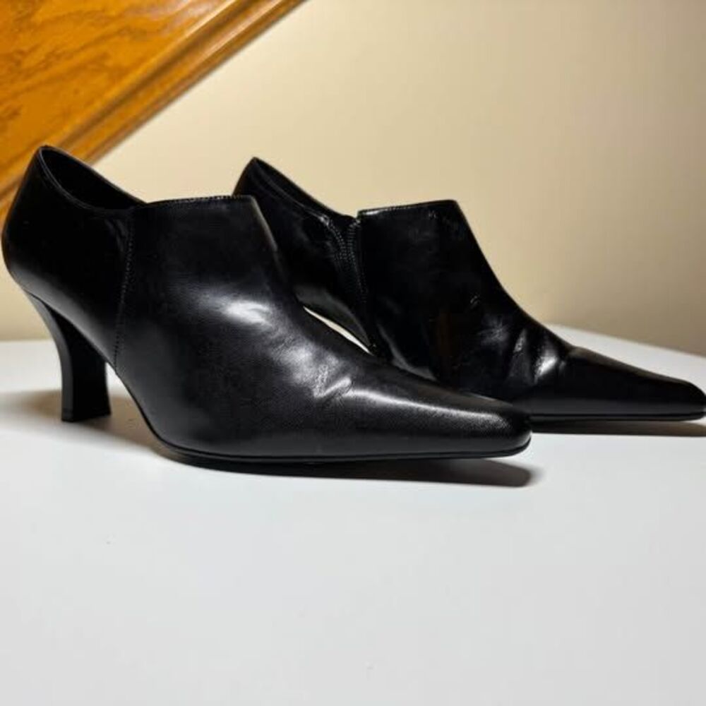 Michelle D Leather Pointed Toe Ankle Booties